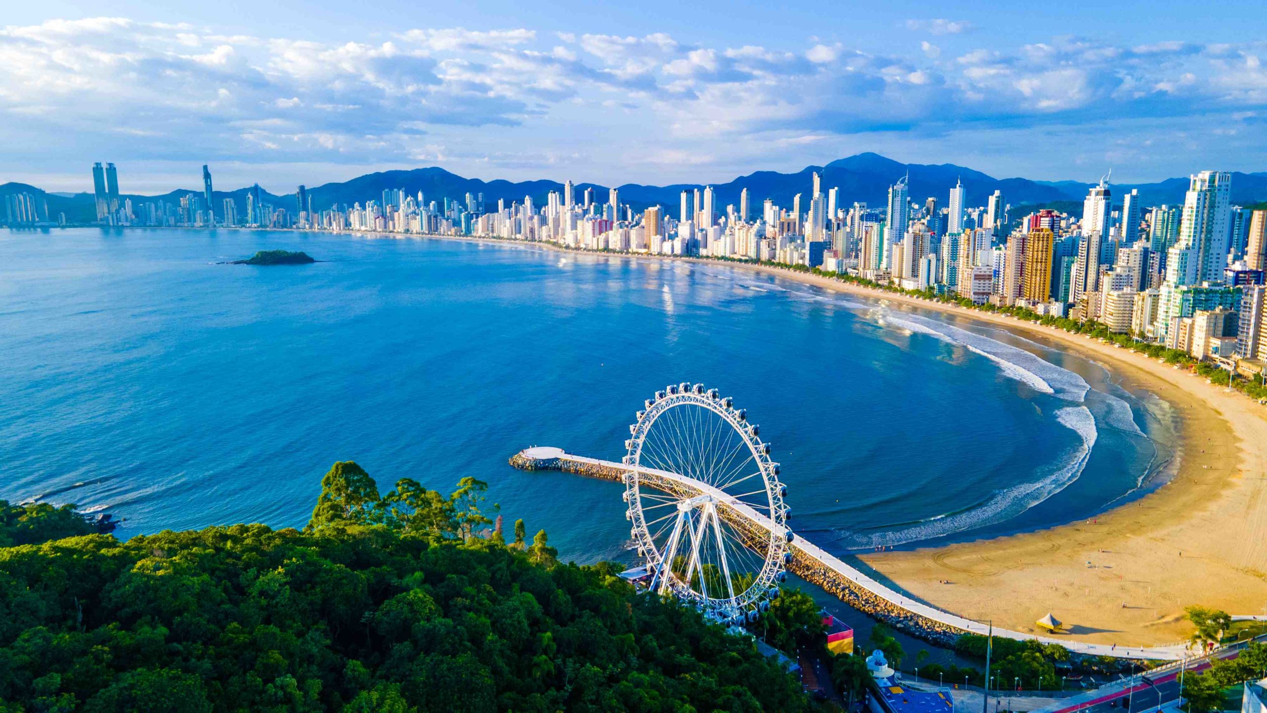 Balneário Camboriú, excursão para praia, excursão são francisco do sul, viagem, golden turismo, excursão londrina Balneário Camboriú, excursão para praia, excursão são francisco do sul, viagem, golden turismo, excursão londrina